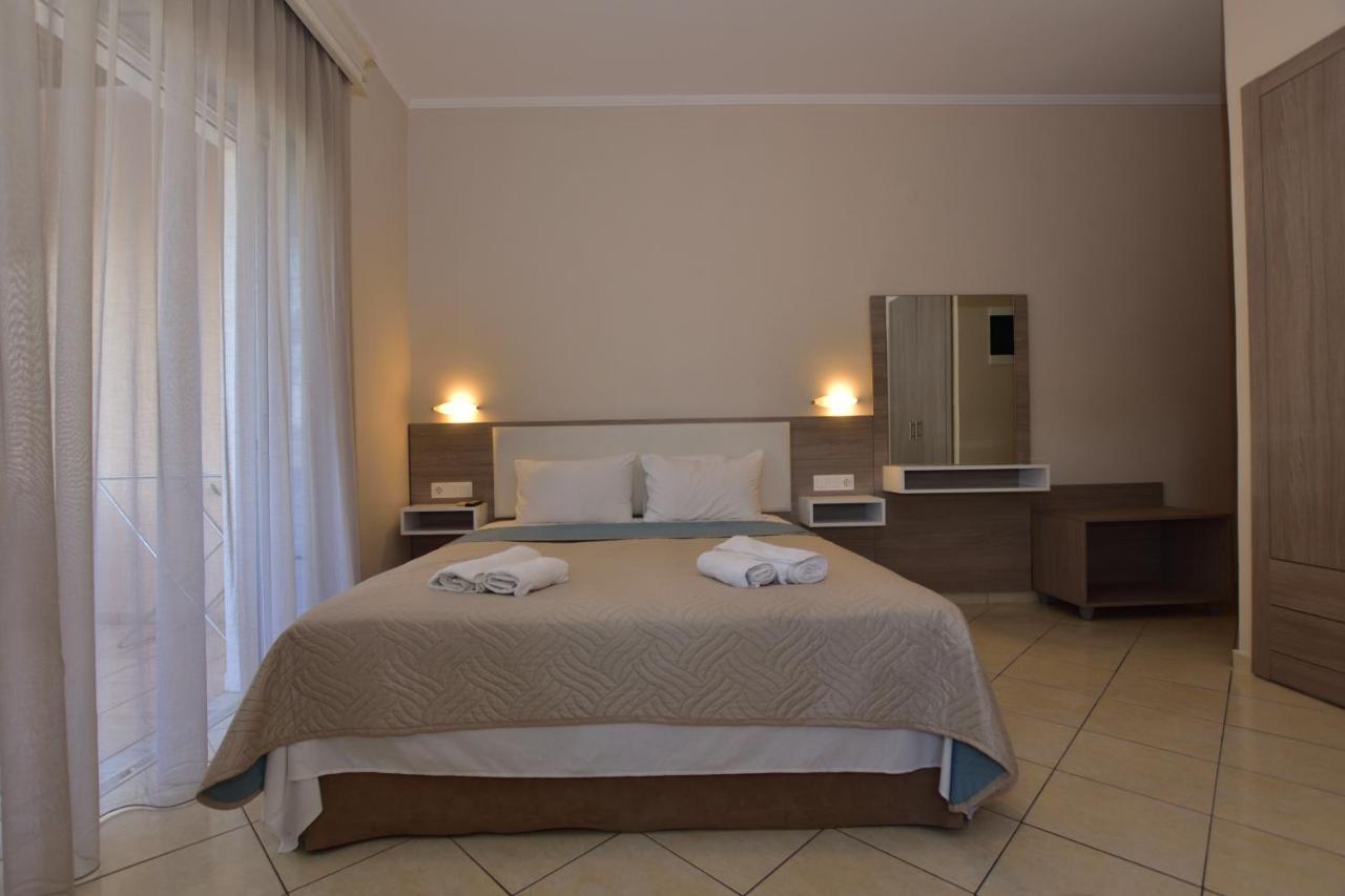 Flisvos Rooms Palaiochora Esterno foto