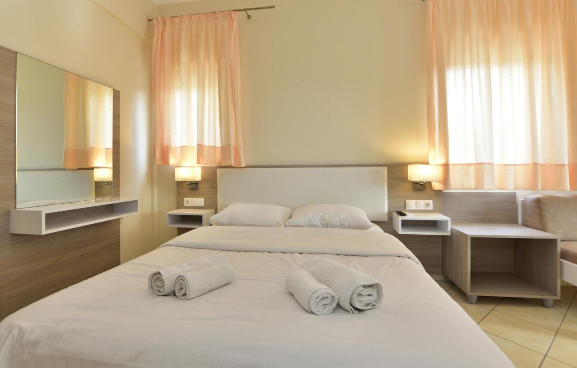 Flisvos Rooms Palaiochora Esterno foto