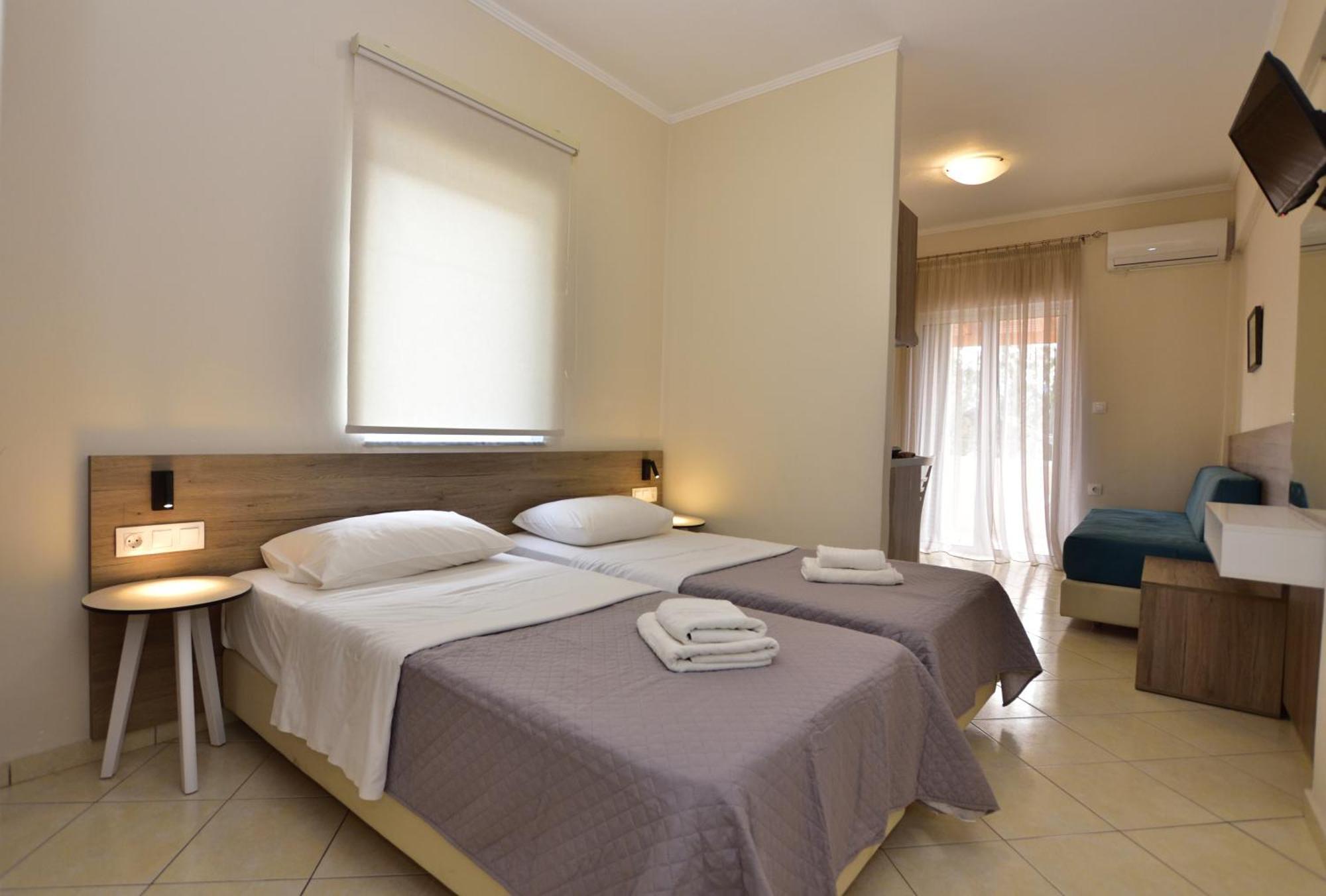 Flisvos Rooms Palaiochora Esterno foto