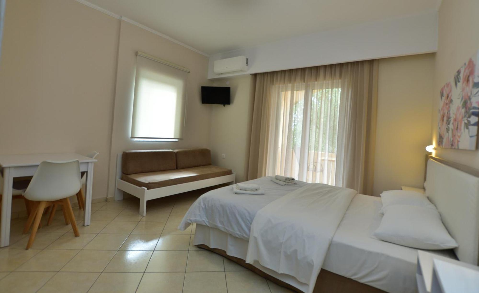 Flisvos Rooms Palaiochora Esterno foto