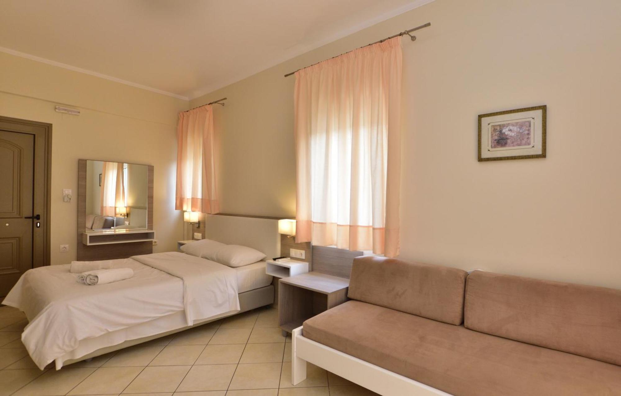 Flisvos Rooms Palaiochora Esterno foto